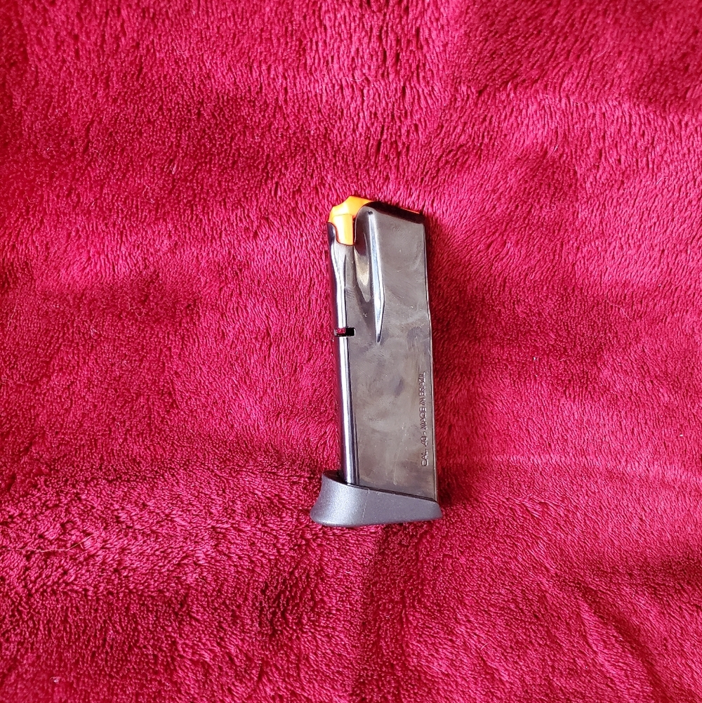 Taurus G2/G3C .40cal S&W 10 round mag New Never Used
